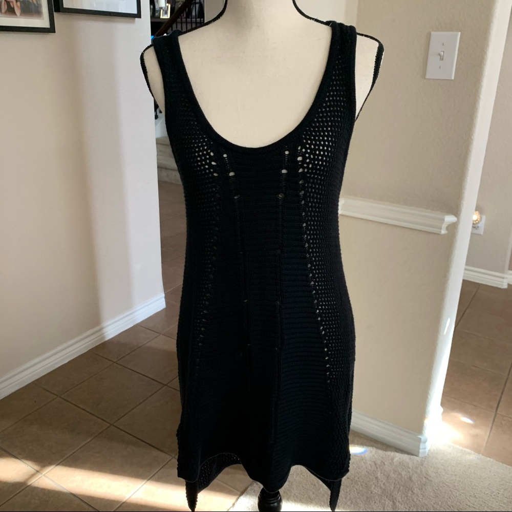 Harlowe & Graham black open knit swimsuit coverup Size M